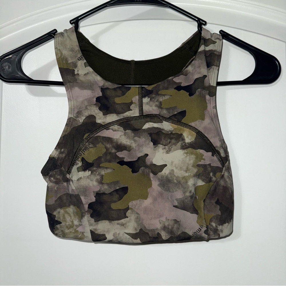 Lululemon Tough Train High-Neck Bra Medium Support, C/D Cup Size 2 Heritage Camo